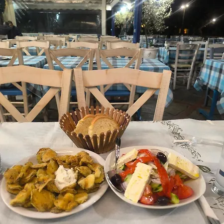 Your Ideal Greek Family Place *