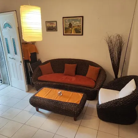 Your Ideal Greek Family Place *